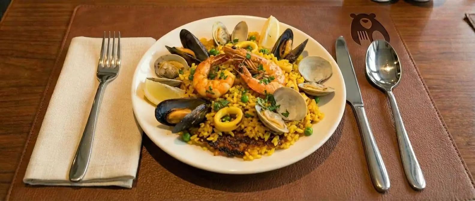 Paella Cu Șofran Și Fructe De Mare